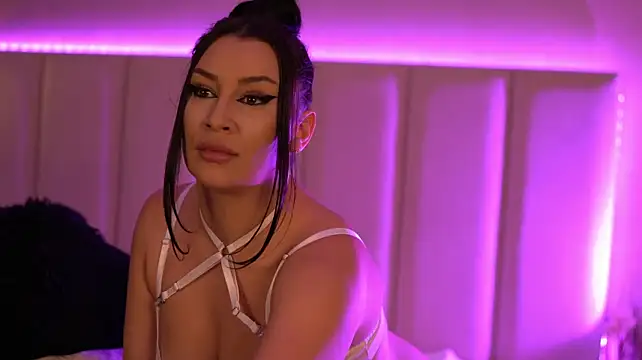 TiffanyVane - Close-up pussy play💦