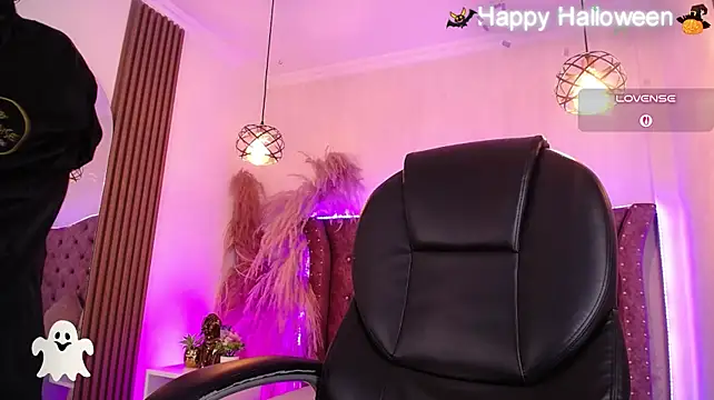 AmaraDavis1 - Show my ass in doggy + spanks x 7🍑