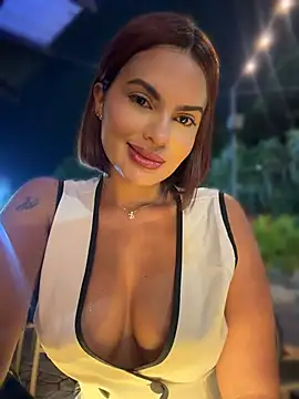Irina_Velvett - Pussy play in públic 😈💦🥴