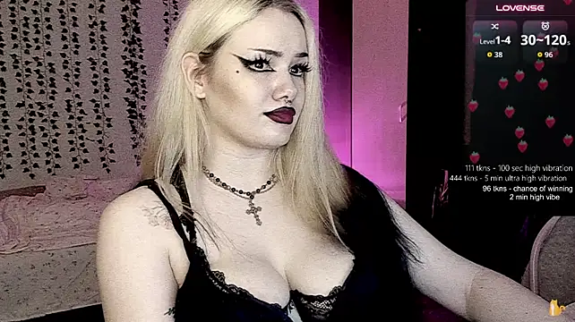 Strawberry_elfcat - hand bra
