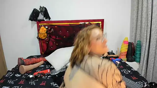 Charlloteevans_X - BIG GREEN TOY ANAL !