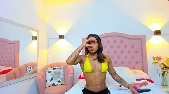 Molyrestrepo - Naked