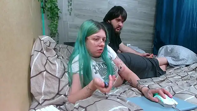 LinaBonBon - show ass in doggy and twerk
