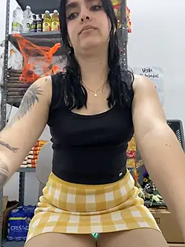 Victoria_Rosess - Flash ass + spank hard