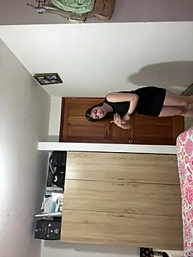 Cloew_Marz - Fingers a pussy + erotic dance + oil