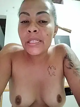 Dorabhaiania - Mostra os peitos