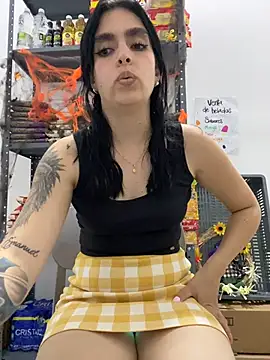 Victoria_Rosess - Flash ass + spank hard