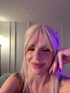 RubyLunaa - Suck dildo slowly