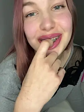 MilaXoXoo - Doggy Pose 1 min 💦🍑