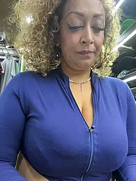Katti_Barrera - My friend rubs my asshole with oil 😈💦