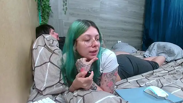 LinaBonBon - show ass in doggy and twerk