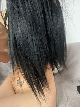 Barbie_gv - Spanks and put finger in ass