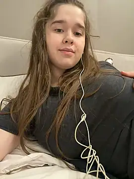 HornyGirlH - DOMI TOY ON PUSSY