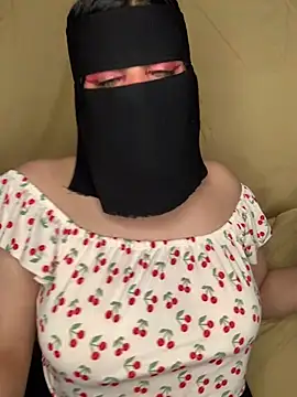Loly- - زيت علي طيازي 🍒💋❤️