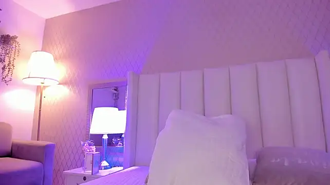 SophiaSmiiths_ - Vibe my pussy