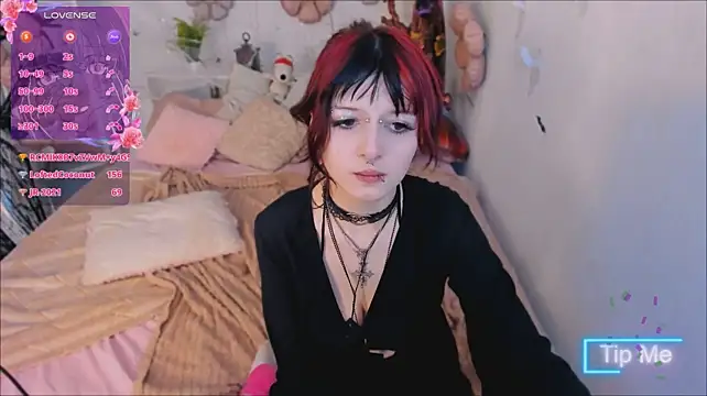 Ashley_Veil - Show underboobs + tease