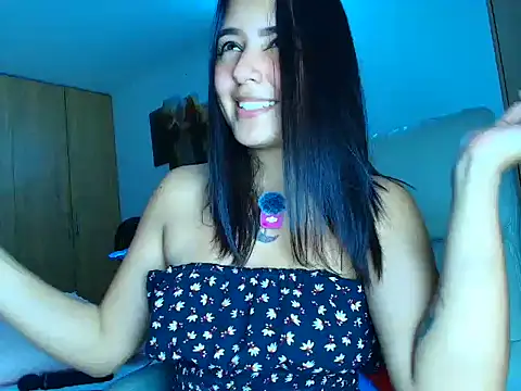 Danae_999 - full naked