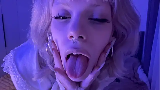 Askalissa - squezze boobs <3