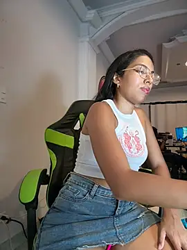 SheenaBrooke - ass winks claps at office riskyyyy