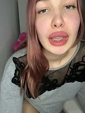 MilaXoXoo - Doggy Pose 1 min 💦🍑