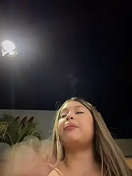 Lunablossom_ - Take off my thongs in public