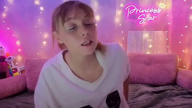PrincessScar - DILDO AND VIBE SHIRTLESS