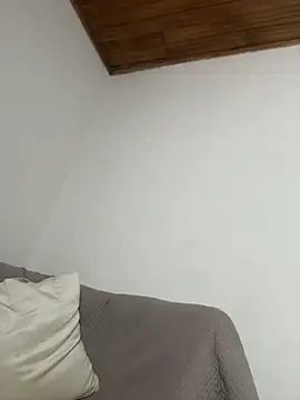 Barbie_gv - Spanks and put finger in ass