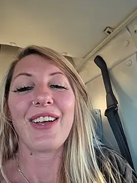 SheIsSomething - Dildo naked outside @ truckstop