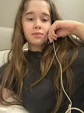 HornyGirlH - DOMI TOY ON PUSSY