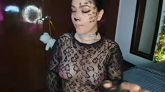 Noapino - loves this kitten