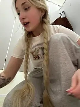LollyPollly - TAKE OFF PANTS+SHOW ASS IN MANS WC🍑