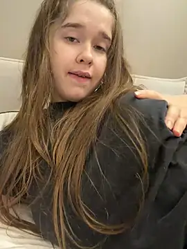 HornyGirlH - DOMI TOY ON PUSSY