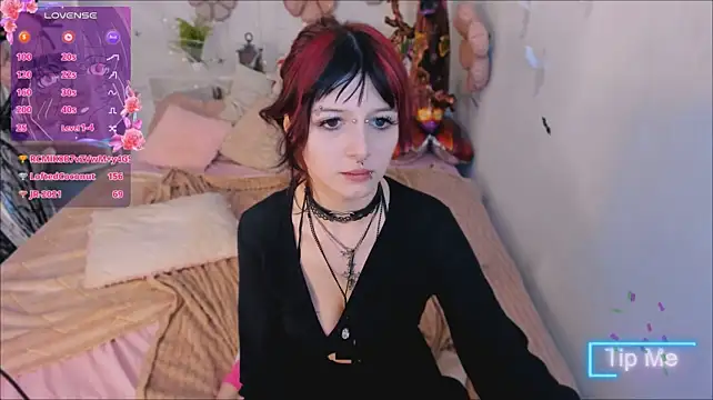 Ashley_Veil - Show underboobs + tease