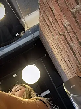 Lunablossom_ - Play dildo 😈