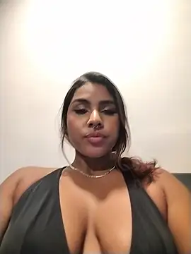 Ateneaa_lux - Show tits to a friend
