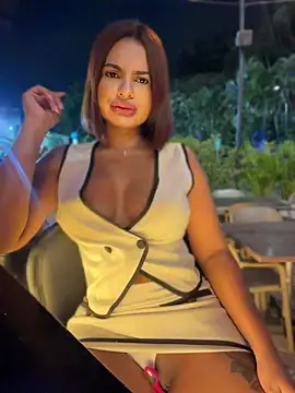 Irina_Velvett - Naked in the bar🥴😈💦