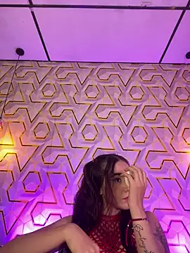 MelanyyJhonson15 - Vape in the public