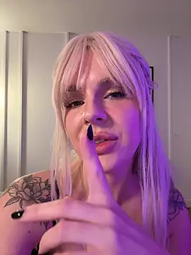RubyLunaa - Suck dildo slowly