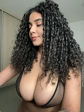 Curlyierr - UNDRESS AND GET NAKED