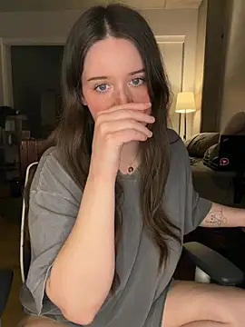 Nerdynina - Twerk in ur face no panties
