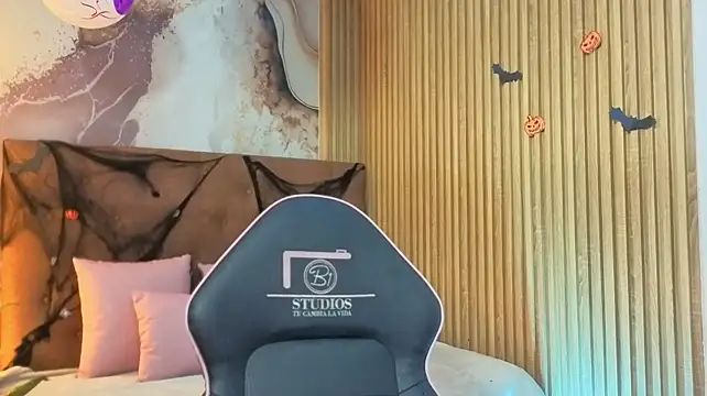 MAHYRA_TAY
