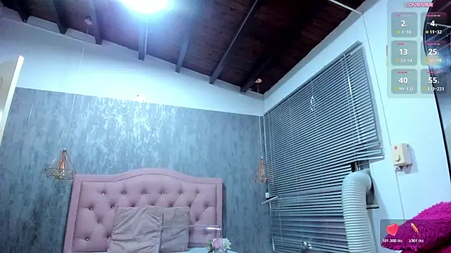 Naomidibello - Fuck My Little Ass 🔥