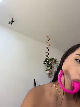 IvonneOwen - PUSSY fuck w Domi on my clit