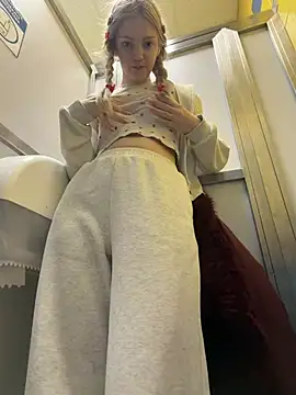 Elsawhere - OFF PANTS IN PUBLIC TOILET😱+ LT VIDEO🔞