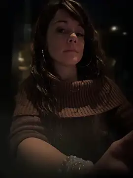 BaileyMFox - Buzz me in the 5⭐️ restaurant