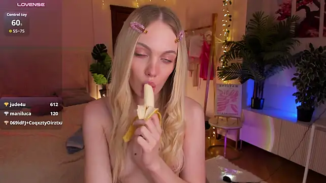 MarietteSolina - pinch nipples