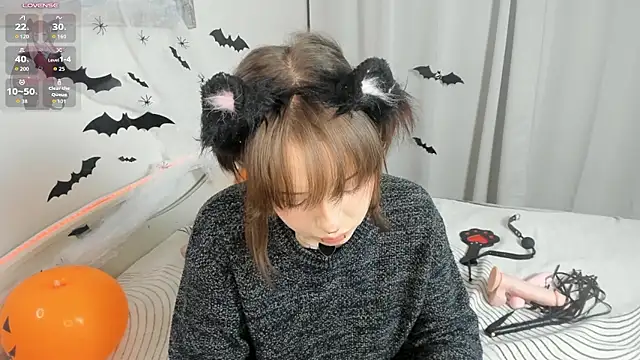 Nixiee - lift up the sweater