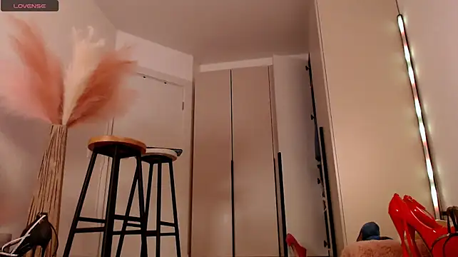 Heyleybbgirl - cum show+toy control for best tipper 5mi