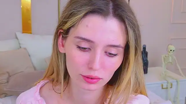 MarybethSnow - 😈Touch pussy over panties😈
