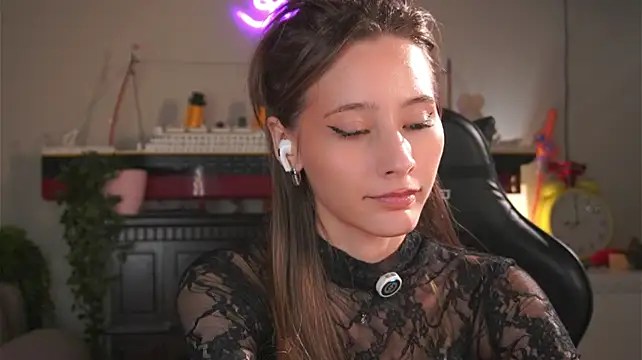 EditaBails - Bounce my ass on u slowly